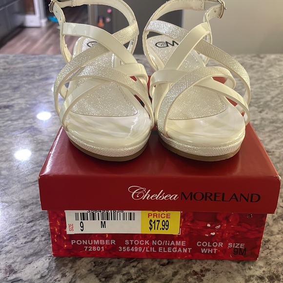 Girls sandal - Picture 3 of 4